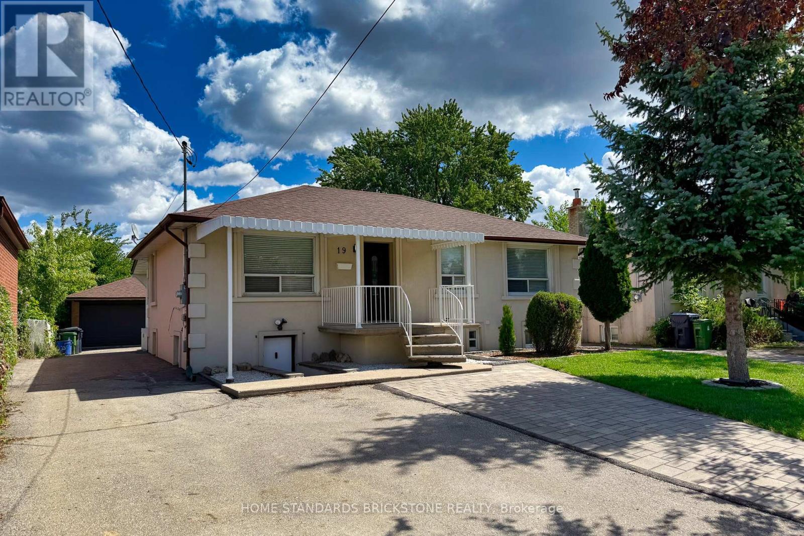 Property image for 19 GRANITE STREET|Toronto (Clanton Park), Ontario M3H3K1