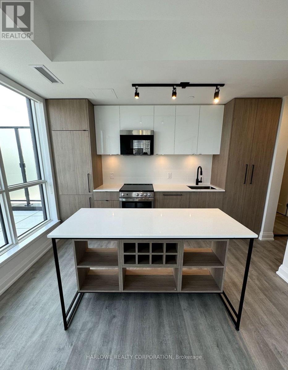 Property image for 613 - 2369 DANFORTH AVENUE|Toronto (East End-Danforth), Ontario M4C0B1