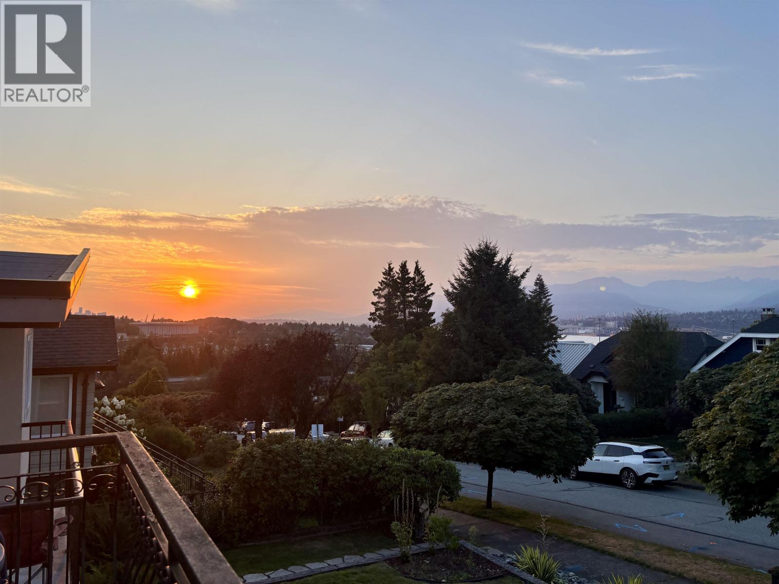 3470 DUNDAS STREET|Vancouver, British Columbia V5K1R8