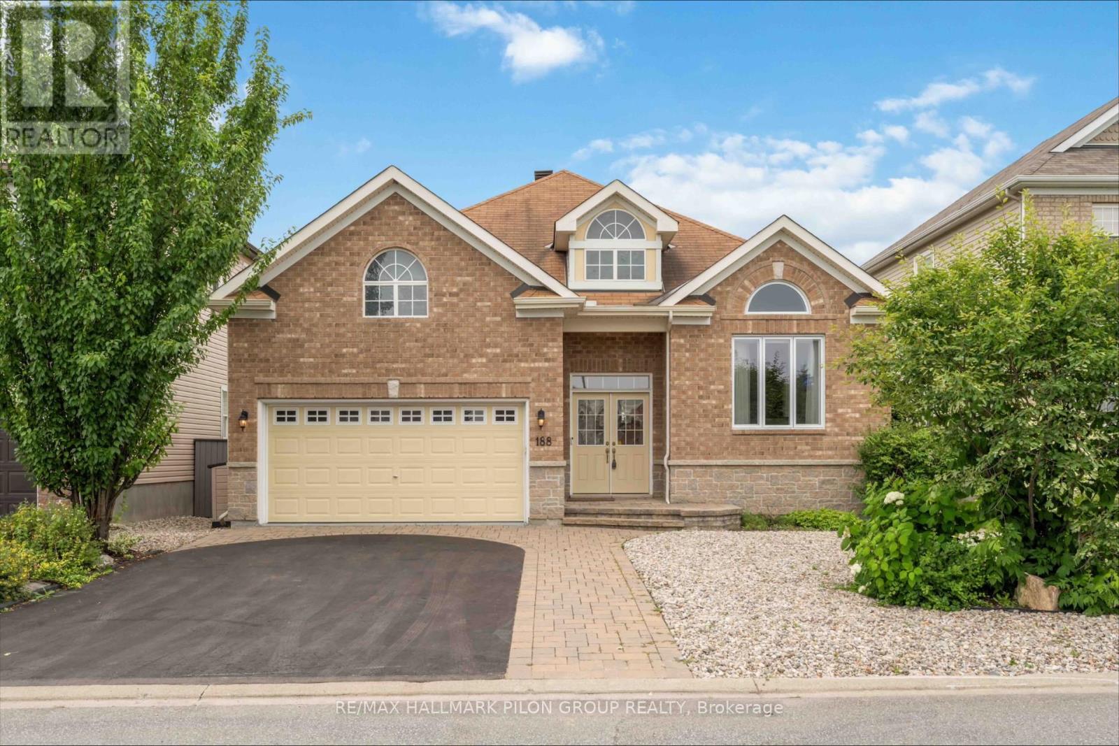 188 WHISPERING WINDS WAY|Ottawa, Ontario K1W0B5