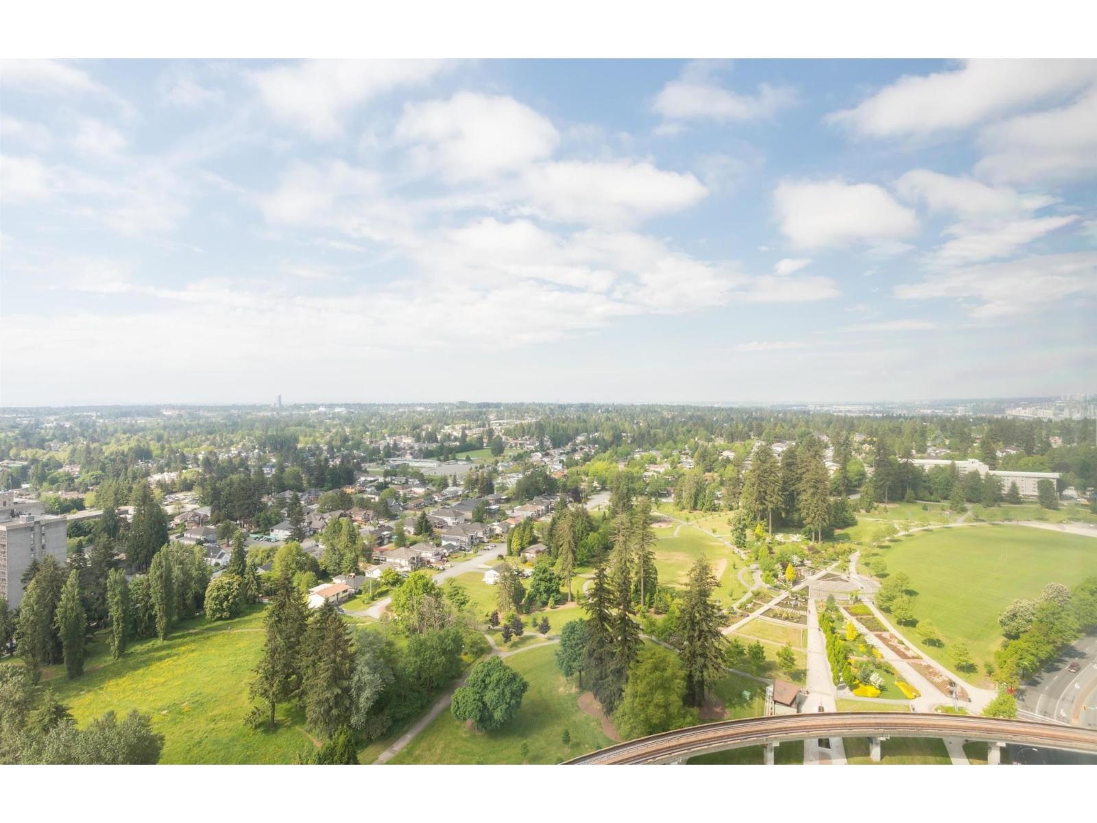 3010 13618 100 AVENUE|Surrey, British Columbia V3T0A8