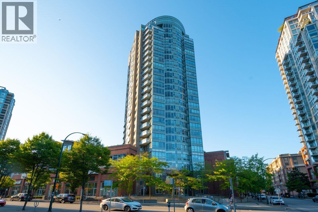 209 63 KEEFER PLACE|Vancouver, British Columbia V6B6N6