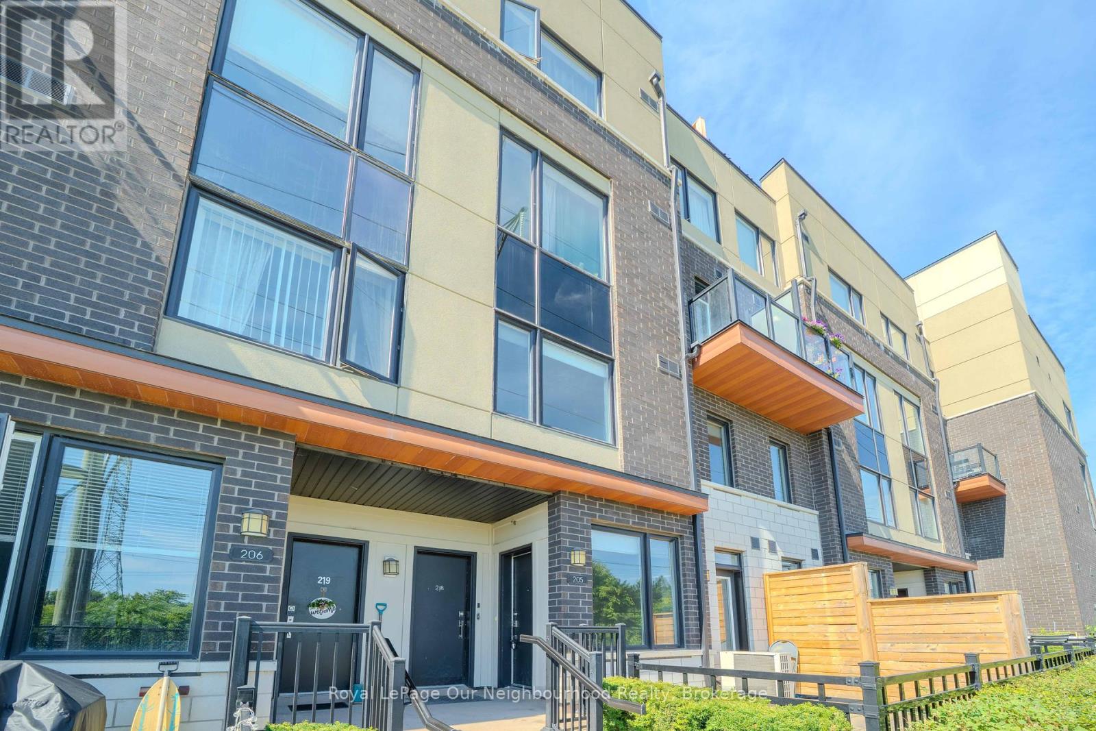 Property image for 205 - 1555 KINGSTON ROAD|Pickering (Town Centre), Ontario L1V1C2