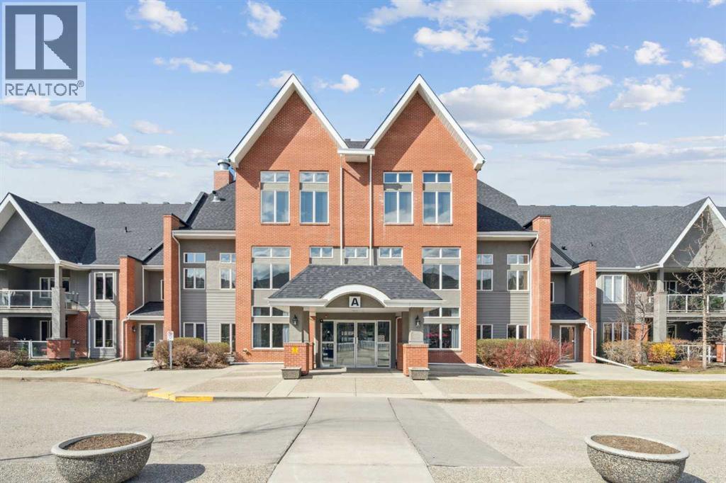 108, 15 Everstone Drive SW|Calgary, Alberta T2Y5B5