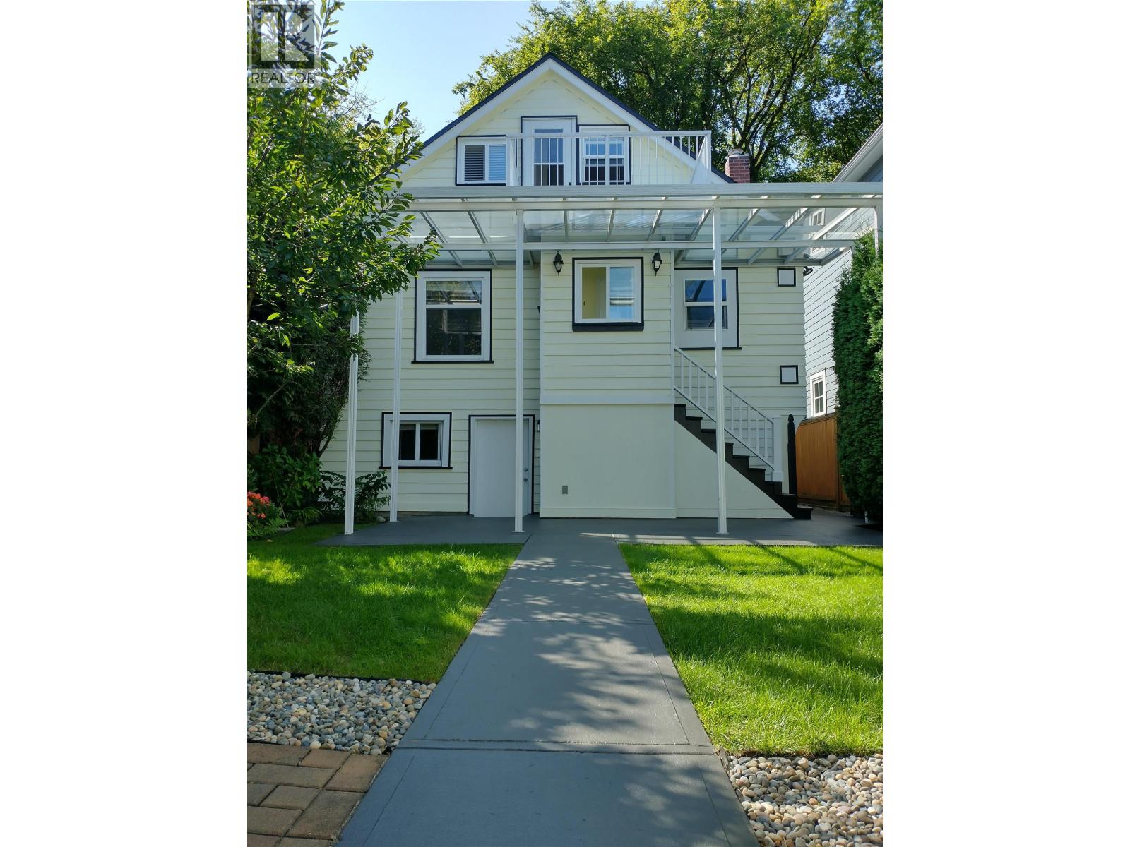 761 W 26TH AVENUE|Vancouver, British Columbia V5Z2E7