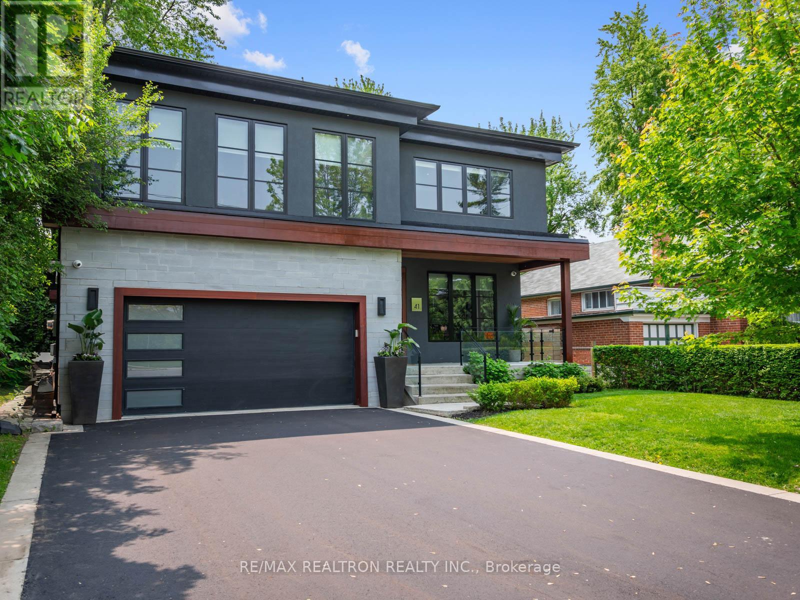 41 INVERMAY AVENUE|Toronto (Clanton Park), Ontario M3H1Z1