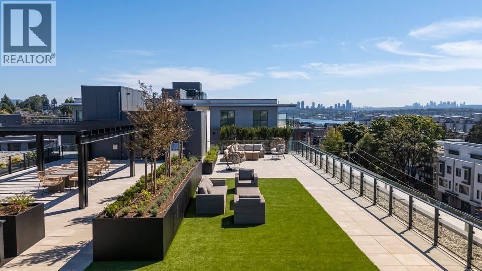 553 422 E 3RD STREET|North Vancouver, British Columbia V7L1G2