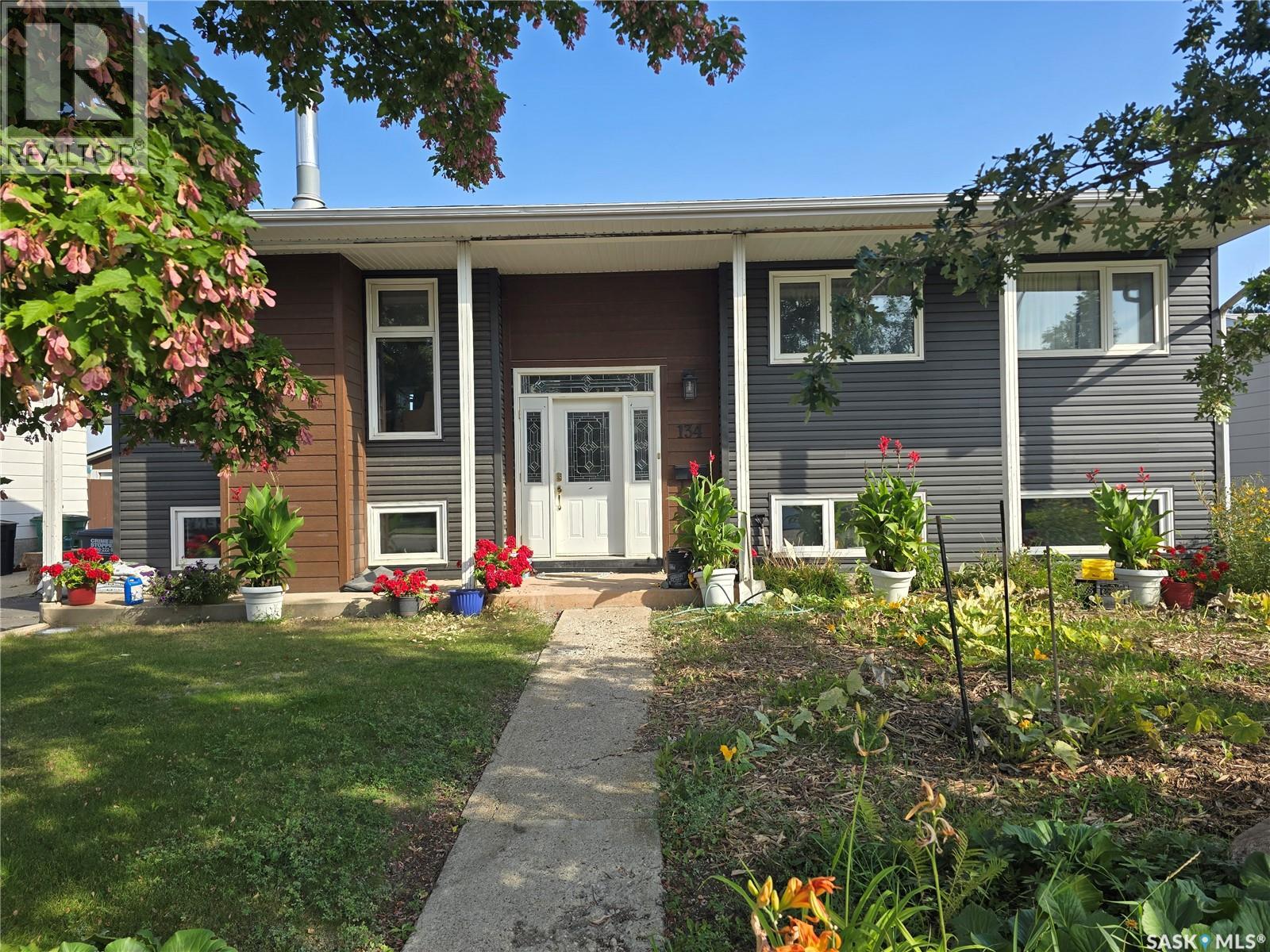 134 Heise CRESCENT|Saskatoon, Saskatchewan S7M4V3
