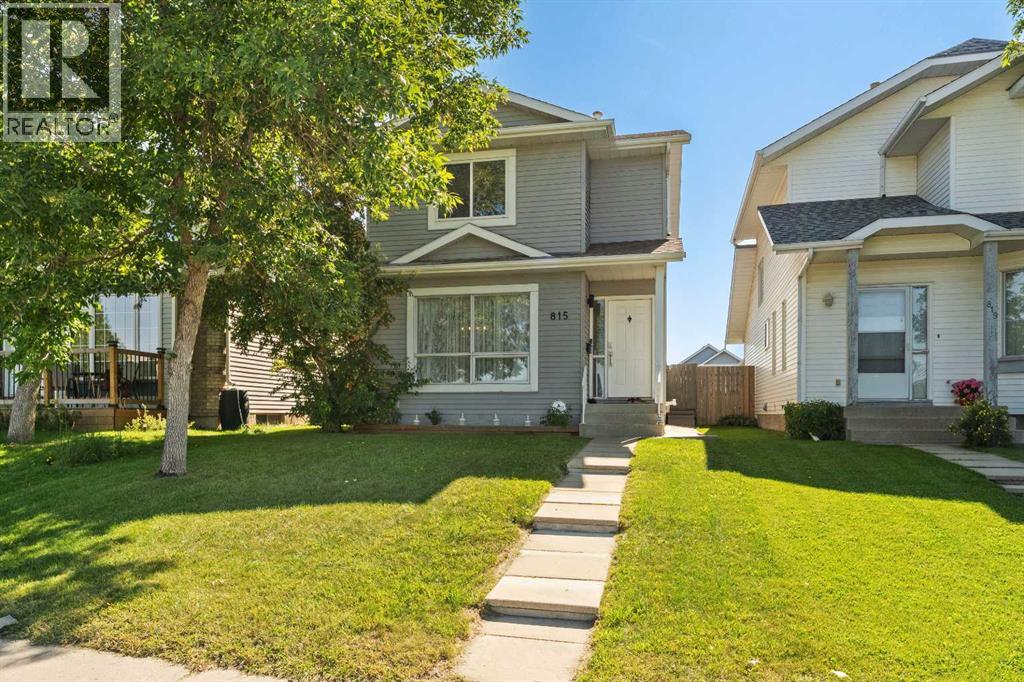 815 Erin Woods Drive SE|Calgary, Alberta T2B3E7