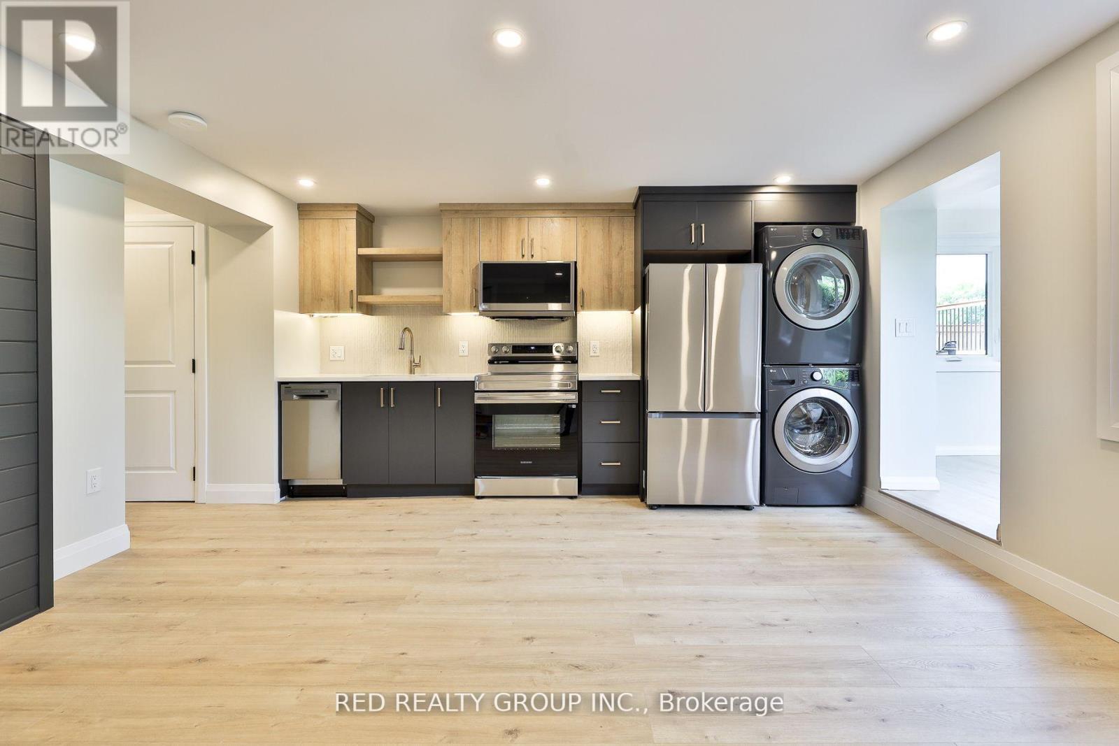 BSMT - 14 CALAIS AVENUE|Toronto (Downsview-Roding-CFB), Ontario M3M1N4