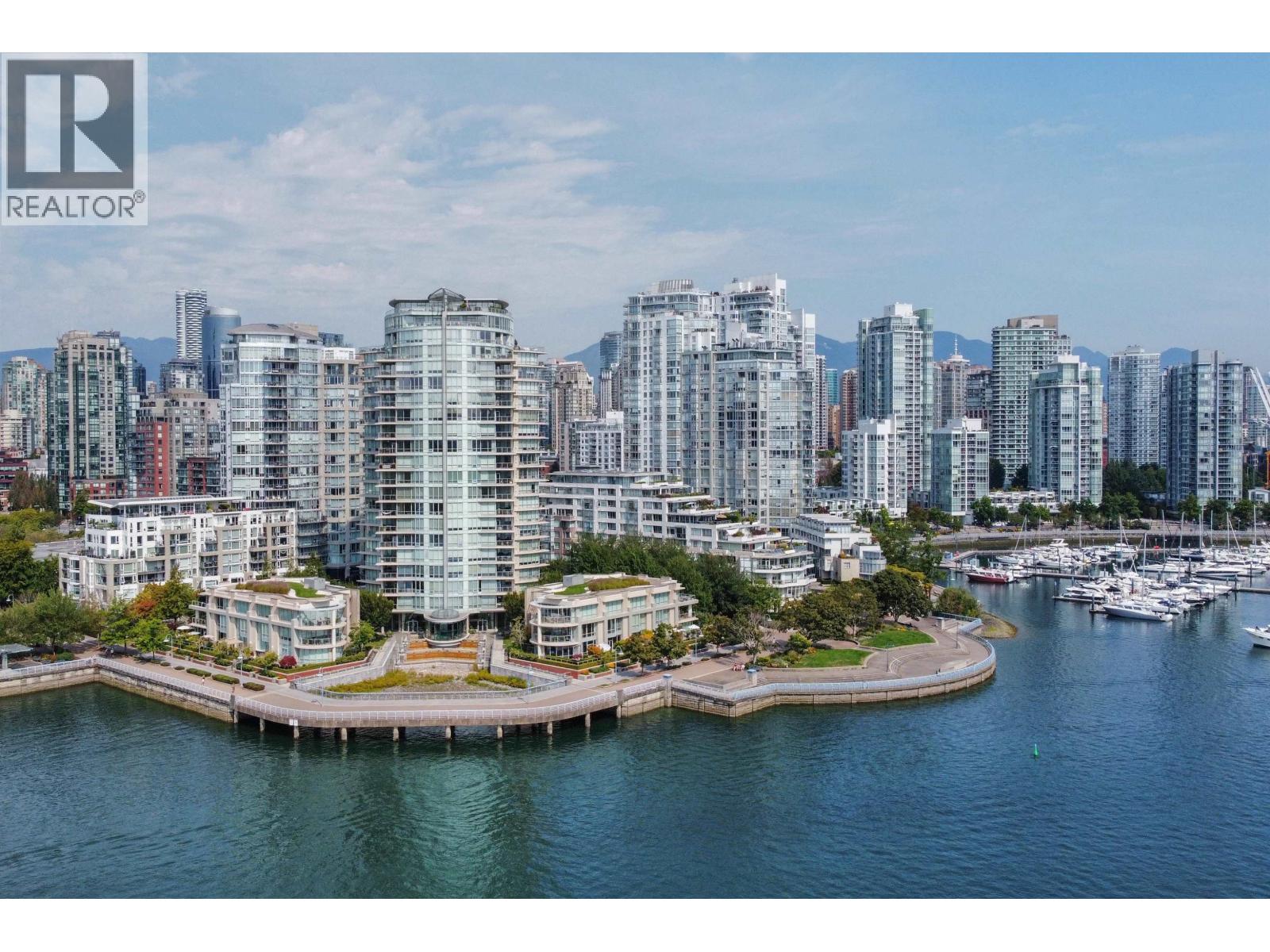 110 1328 MARINASIDE CRESCENT|Vancouver, British Columbia V6Z3B3
