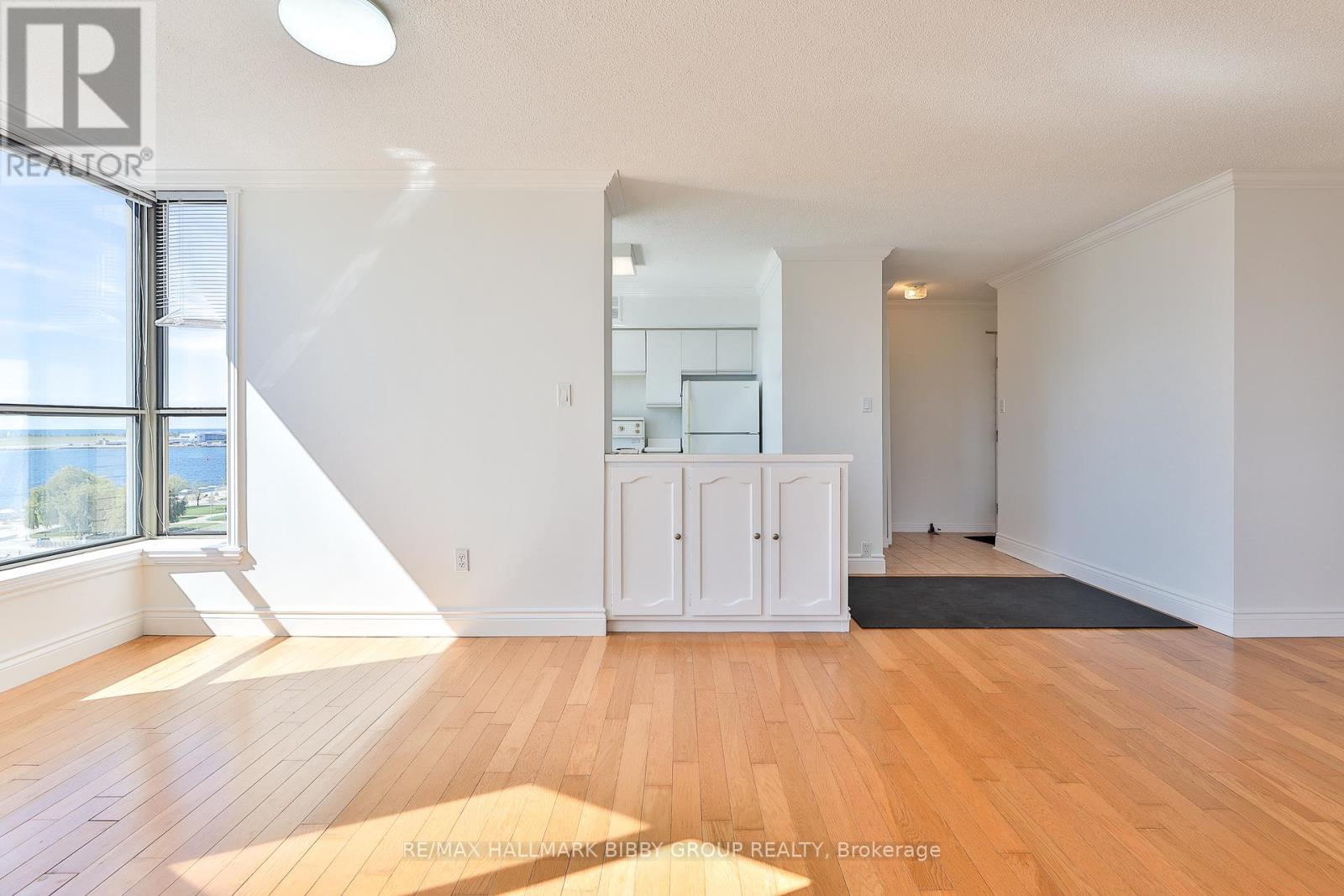 801 - 270 QUEENS QUAY BOULEVARD W|Toronto (Waterfront Communities), Ontario M5J2N4