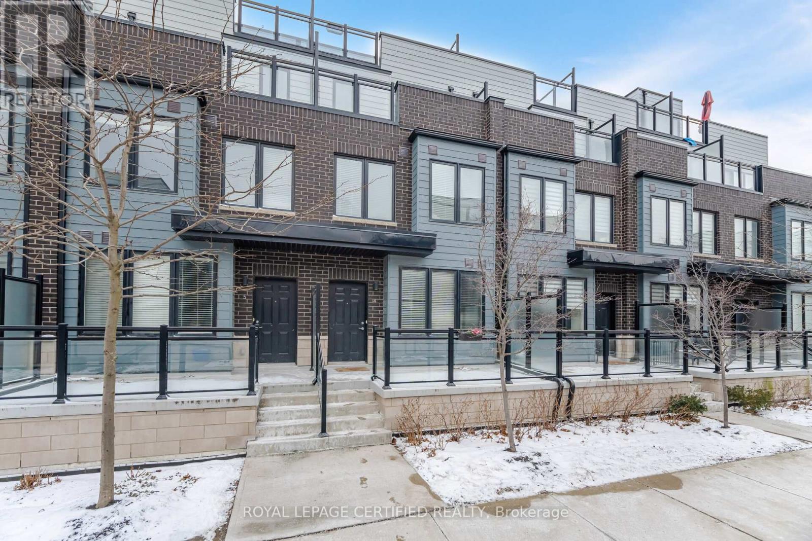 Property image for 4 - 1150 STROUD LANE|Mississauga (Clarkson), Ontario L5J0B3