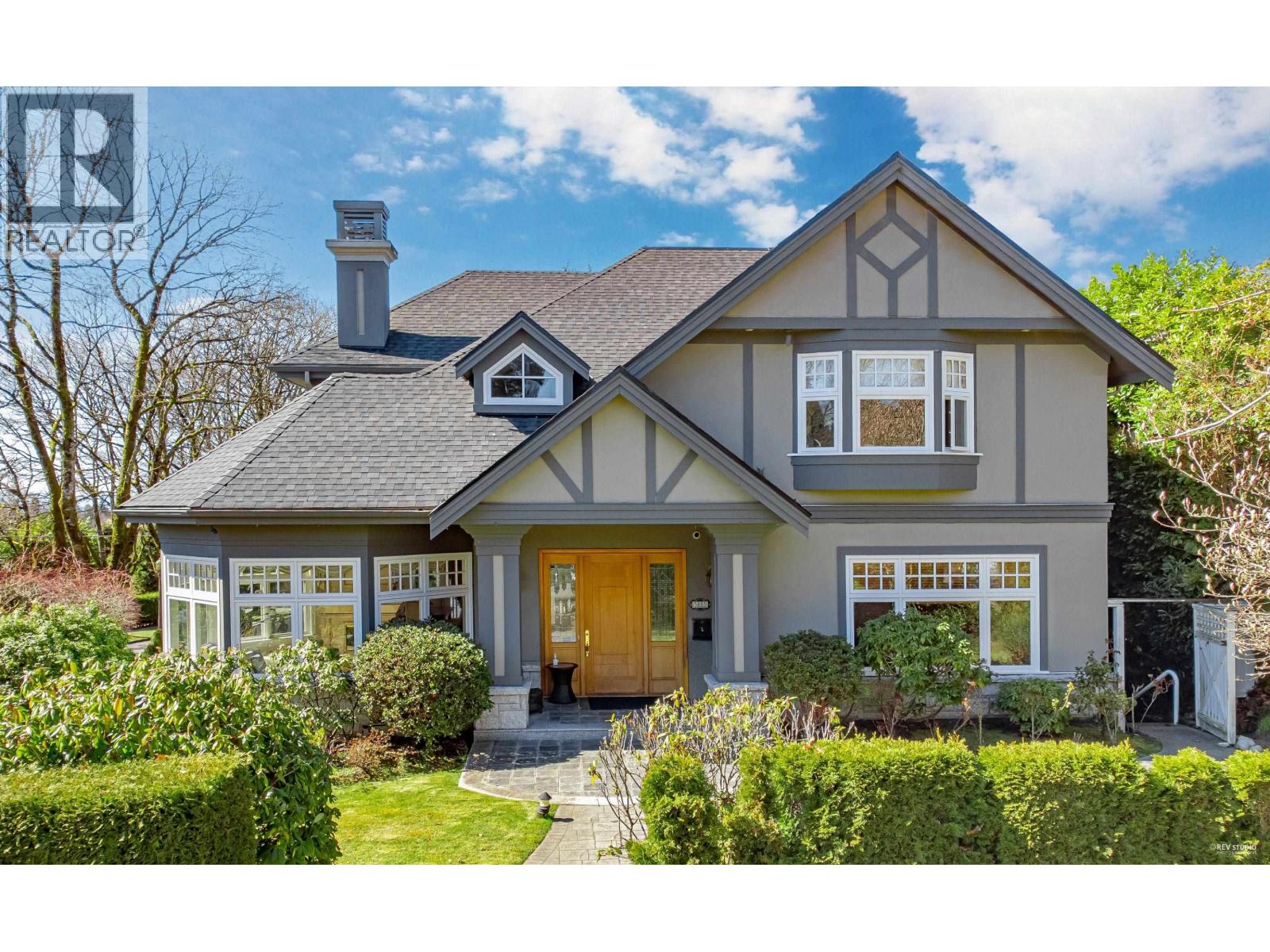 5885 ANGUS DRIVE|Vancouver, British Columbia V6M3N7