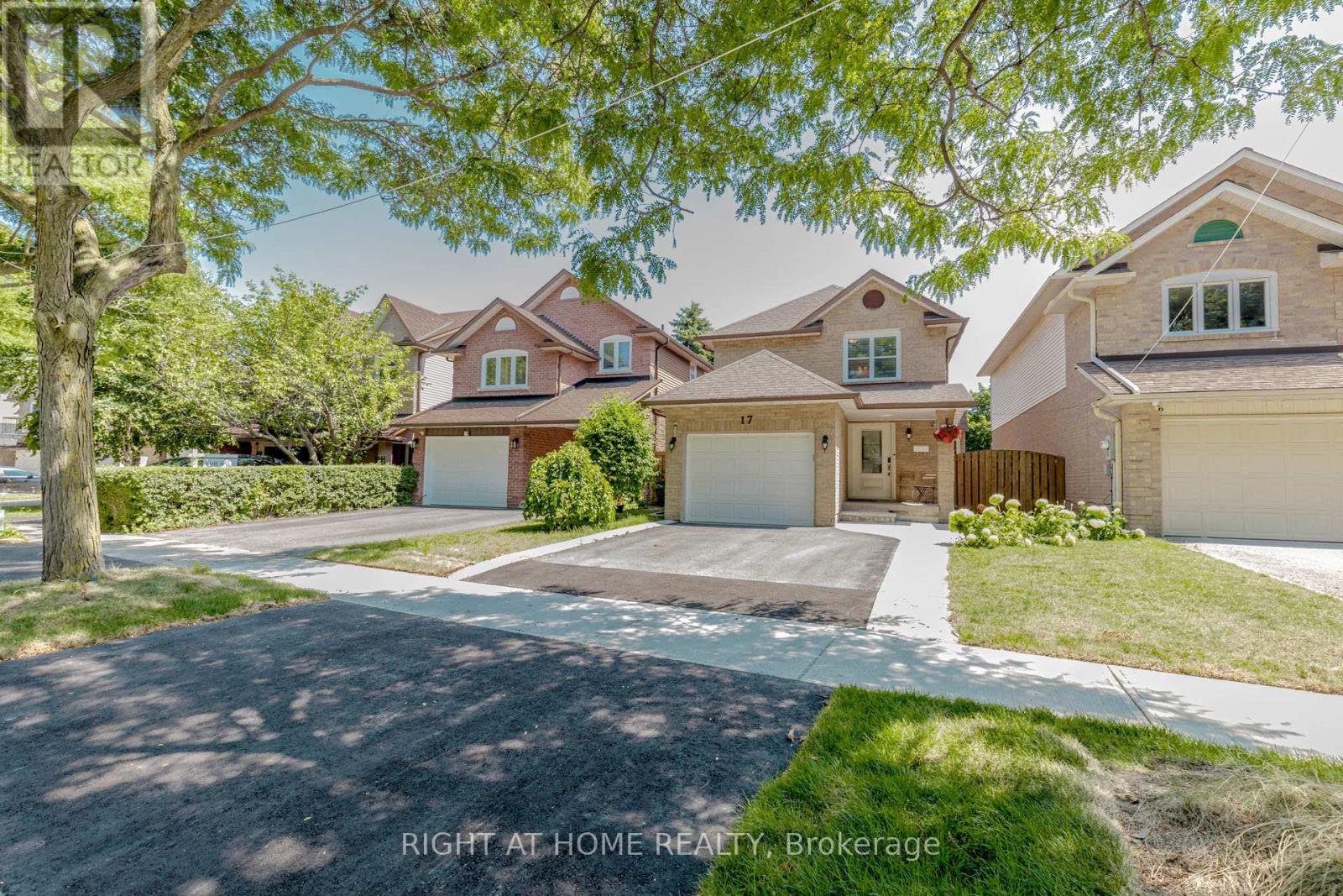 Property image for 17 GARDEN AVENUE|Brampton (Brampton West), Ontario L6X1M4