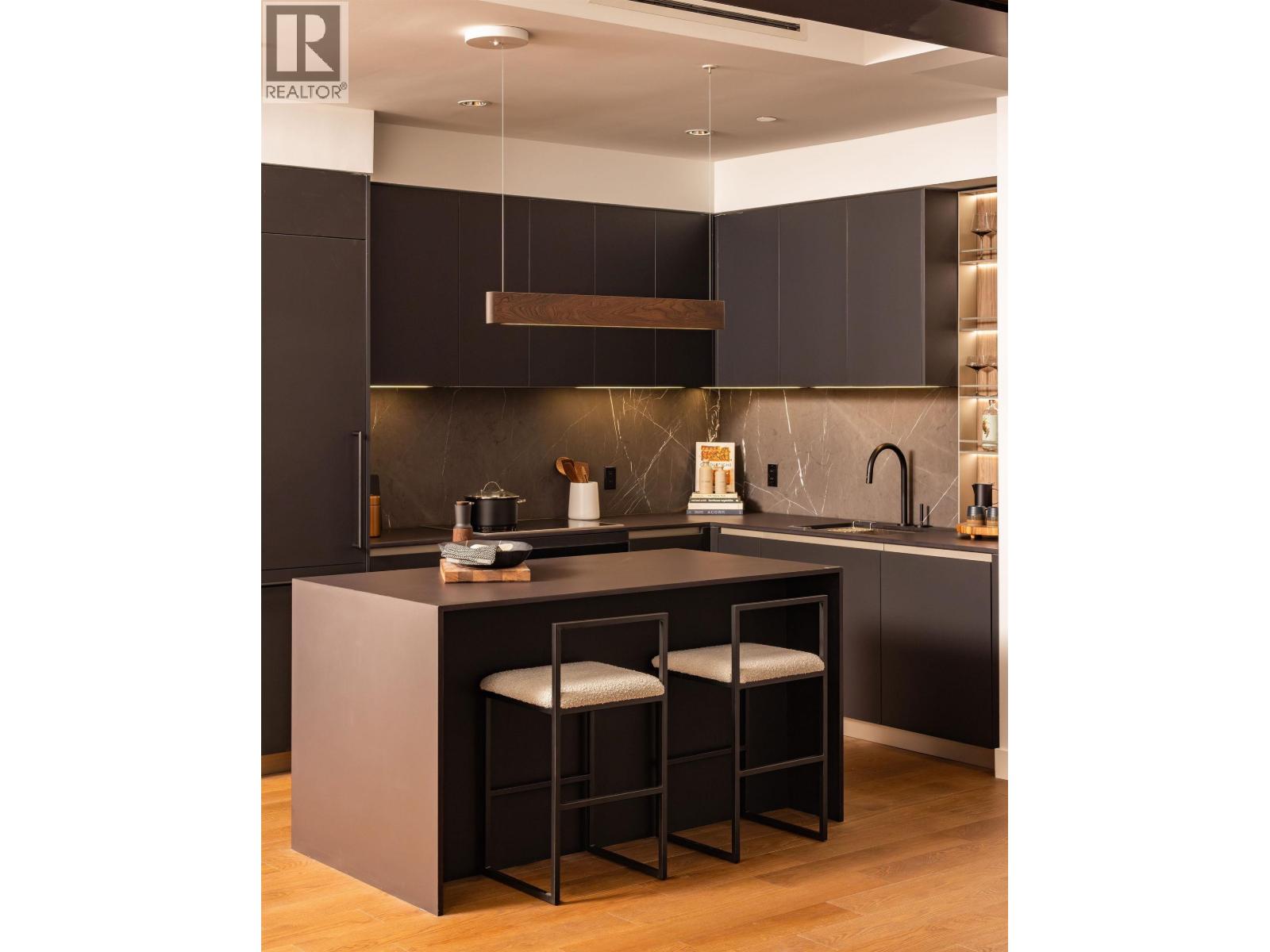 608 480 W 16TH AVENUE|Vancouver, British Columbia V5Z2W4