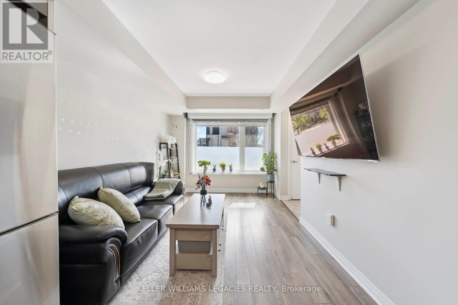 Property image for 6 - 189 WILLIAM DUNCAN ROAD|Toronto (Downsview-Roding-CFB), Ontario M3K0B6