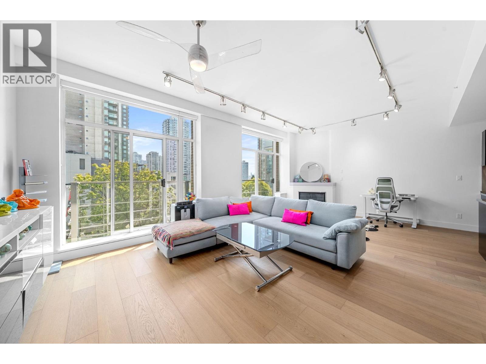 405 535 SMITHE STREET|Vancouver, British Columbia V6B0H2