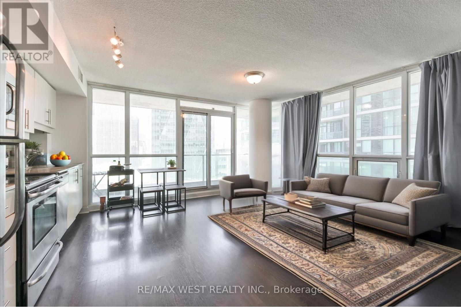 Property image for 1504 - 33 BAY STREET|Toronto (Waterfront Communities), Ontario M5J2Z3