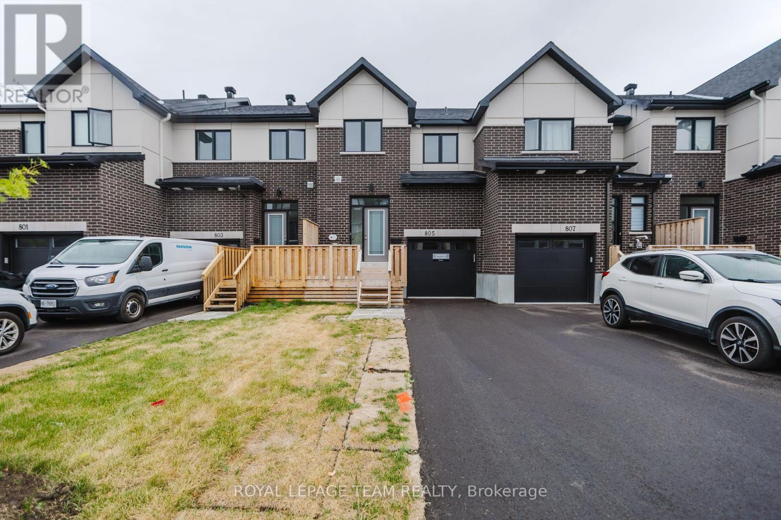 805 ANCIANO CRESCENT|Ottawa, Ontario K2S2R6