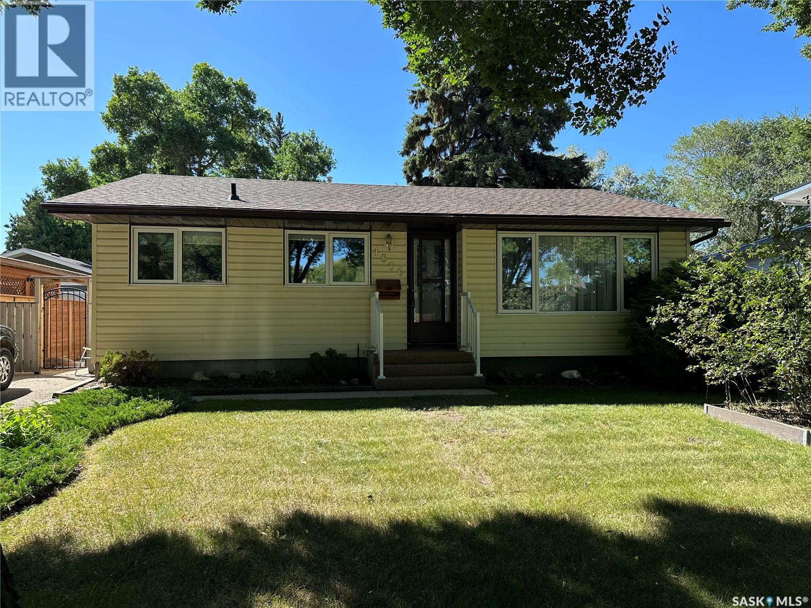 1806 Easthill|Saskatoon, Saskatchewan S7J3C1