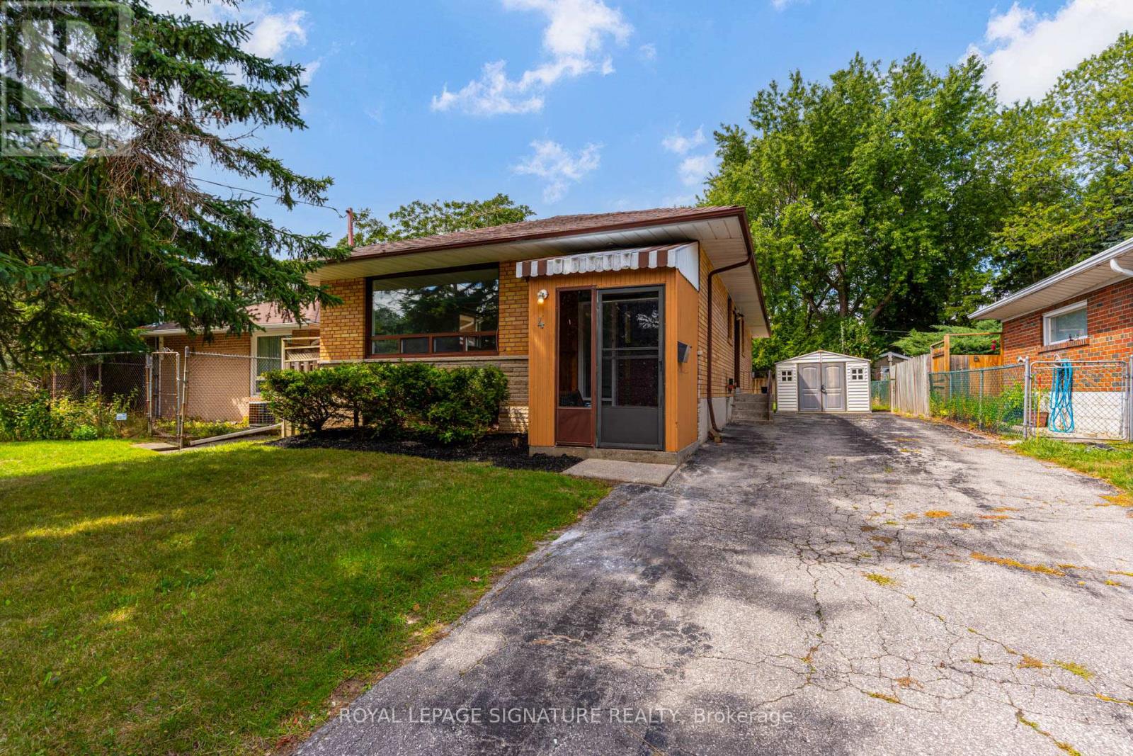 Property image for 4 STILLBROOK COURT|Toronto (West Hill), Ontario M1E3W7