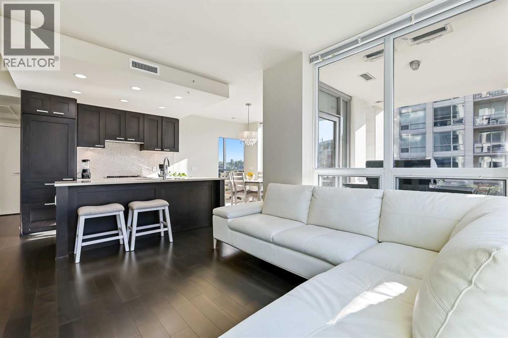 825, 222 Riverfront Avenue SW|Calgary, Alberta T2P0X2