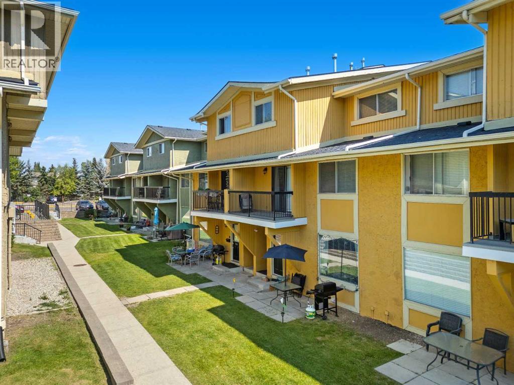 702, 2200 Woodview Drive SW|Calgary, Alberta T2W3N6