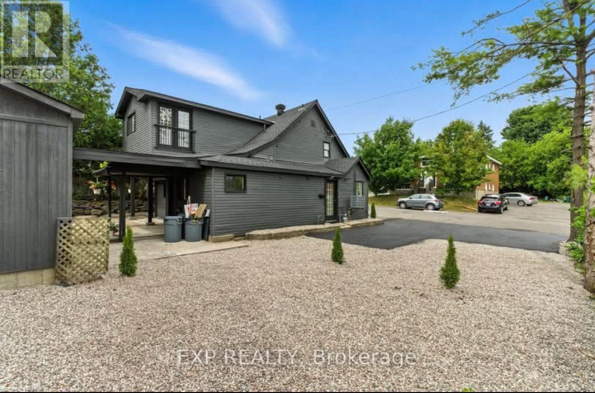 3 - 564 BRUNEL STREET|Ottawa, Ontario K1K2G6