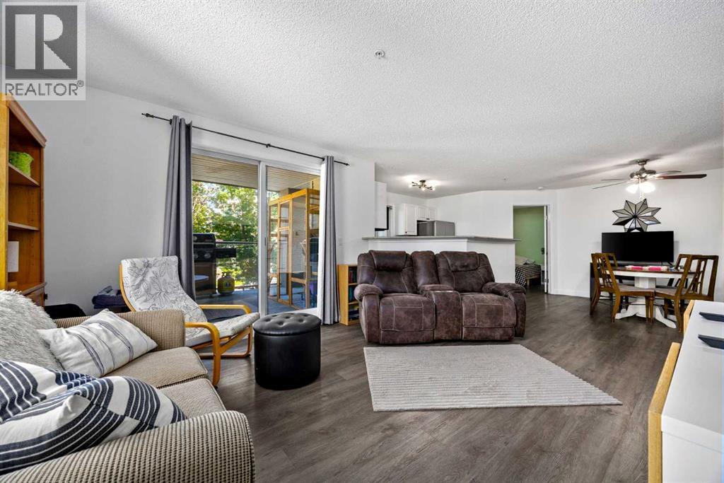 114, 6000 Somervale Court SW|Calgary, Alberta T2Y4J4