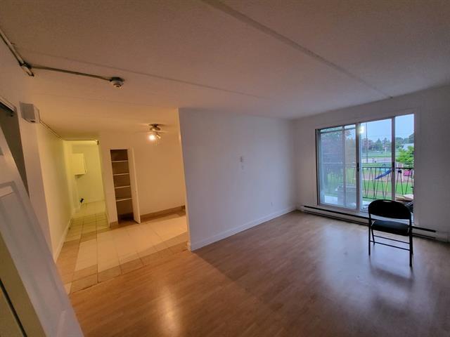 3780 Rue Windsor|#8|Longueuil (Saint-Hubert), Quebec J4T2J7