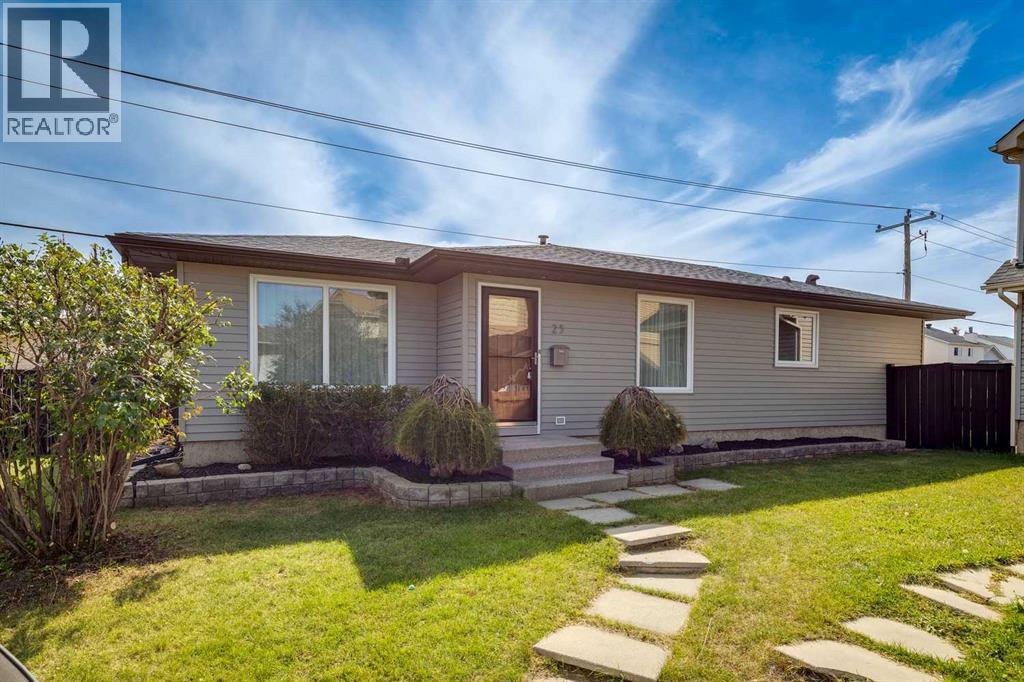 23 Erin Grove Court SE|Calgary, Alberta T2B3A8