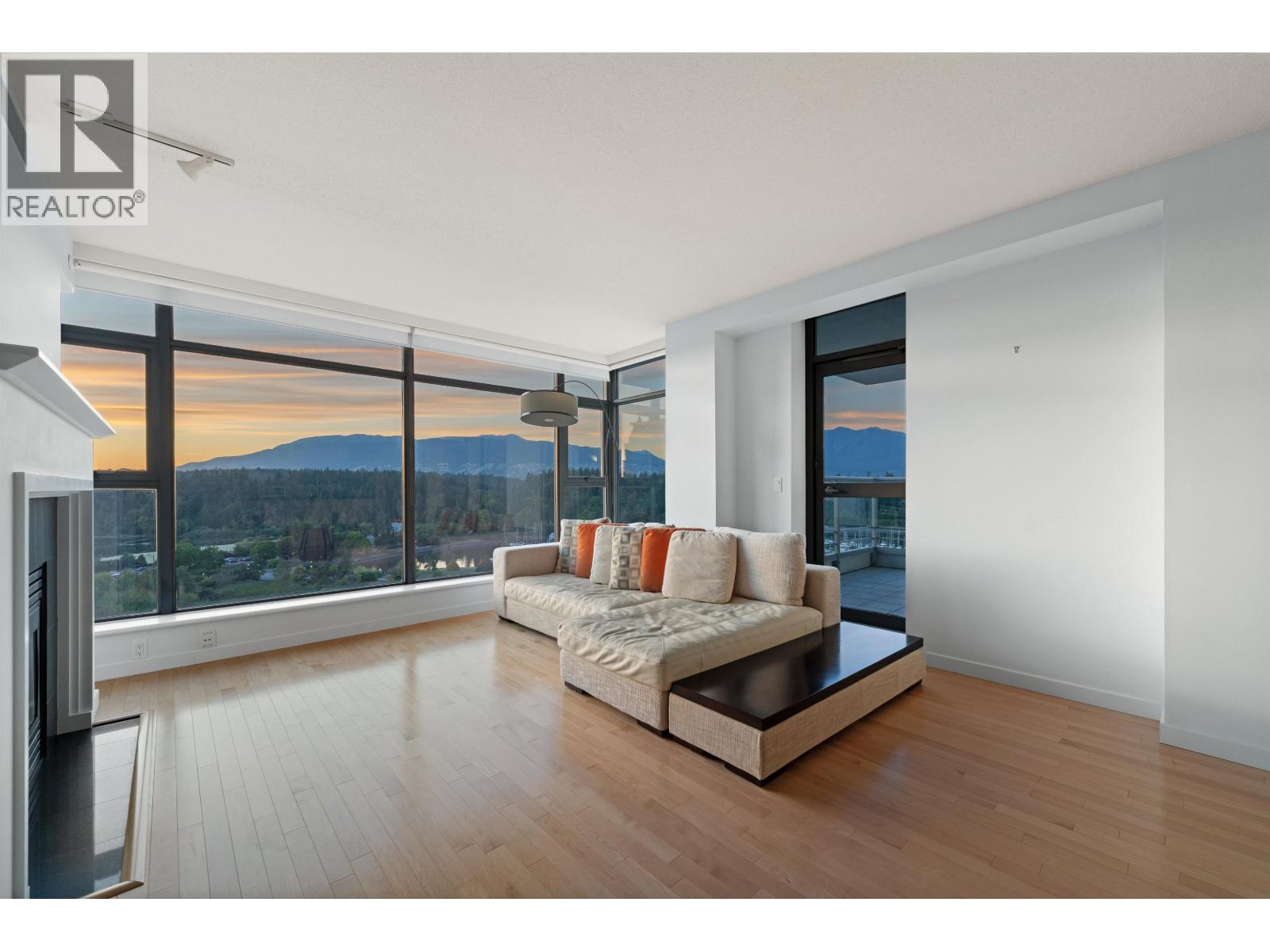 1404 1790 BAYSHORE DRIVE|Vancouver, British Columbia V7S2X7