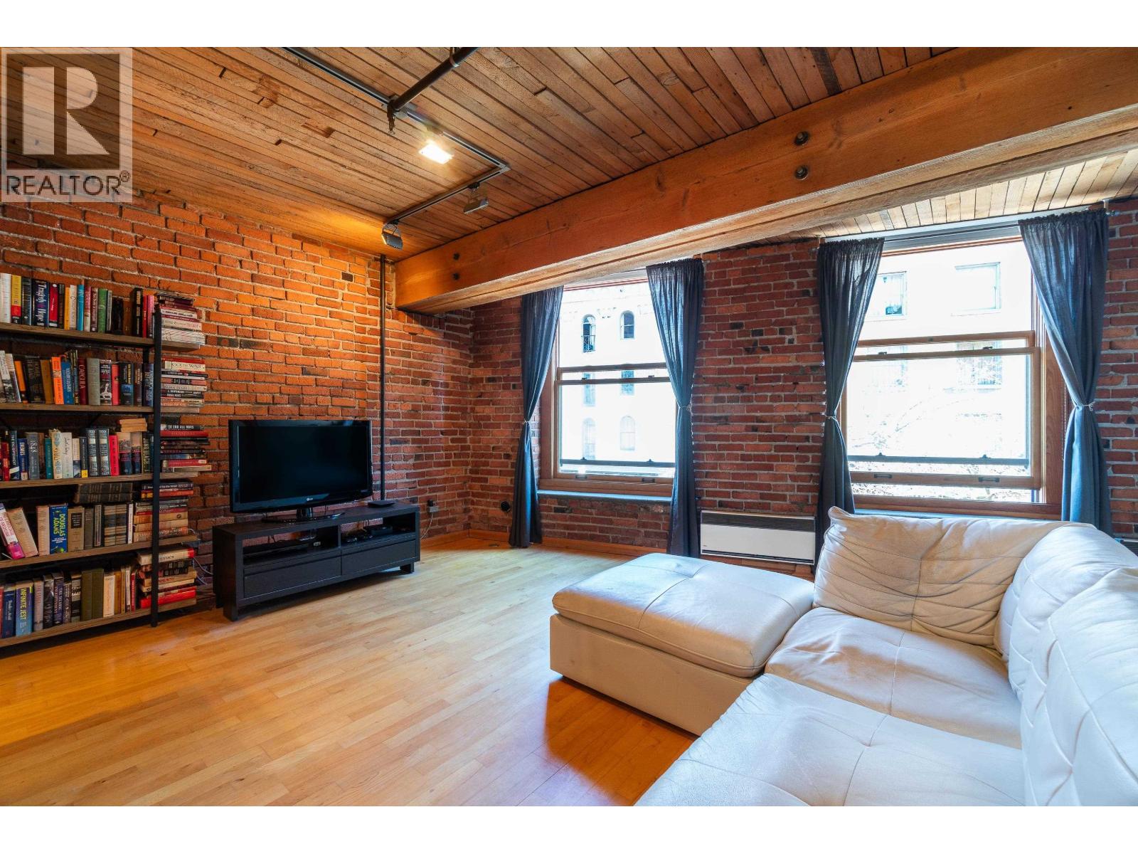 304 41 ALEXANDER STREET|Vancouver, British Columbia V6A1B2