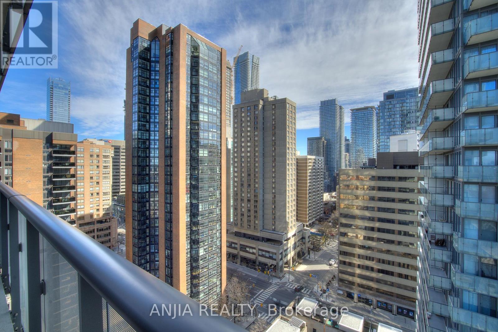 1701 - 65 ST MARY STREET|Toronto (Bay Street Corridor), Ontario M5S0A6