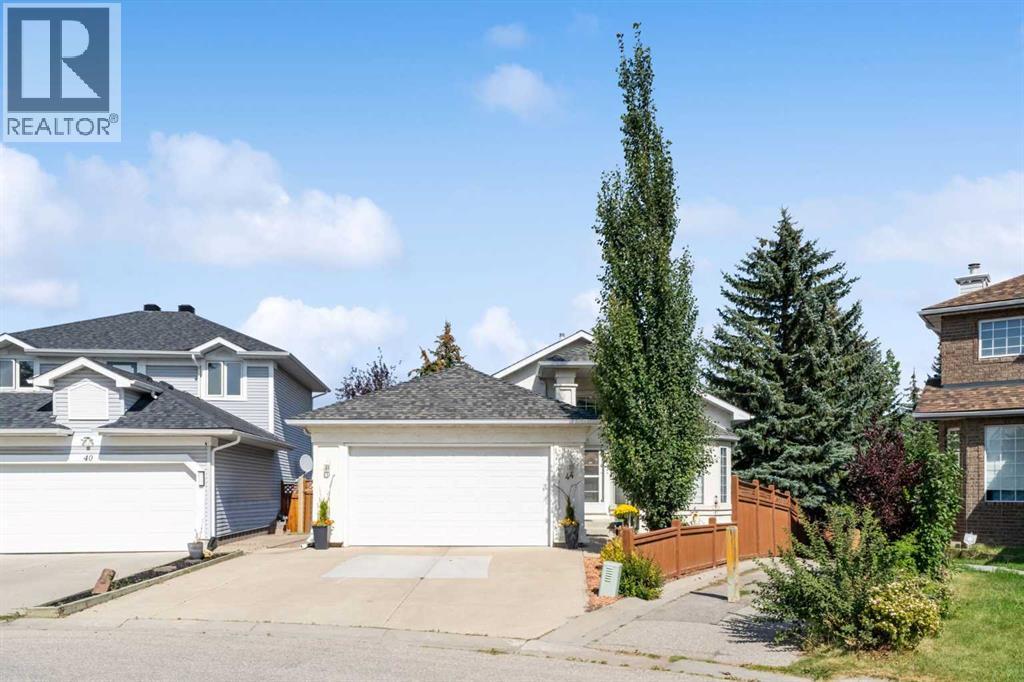 44 Valley Meadow Close NW|Calgary, Alberta T3B5M1