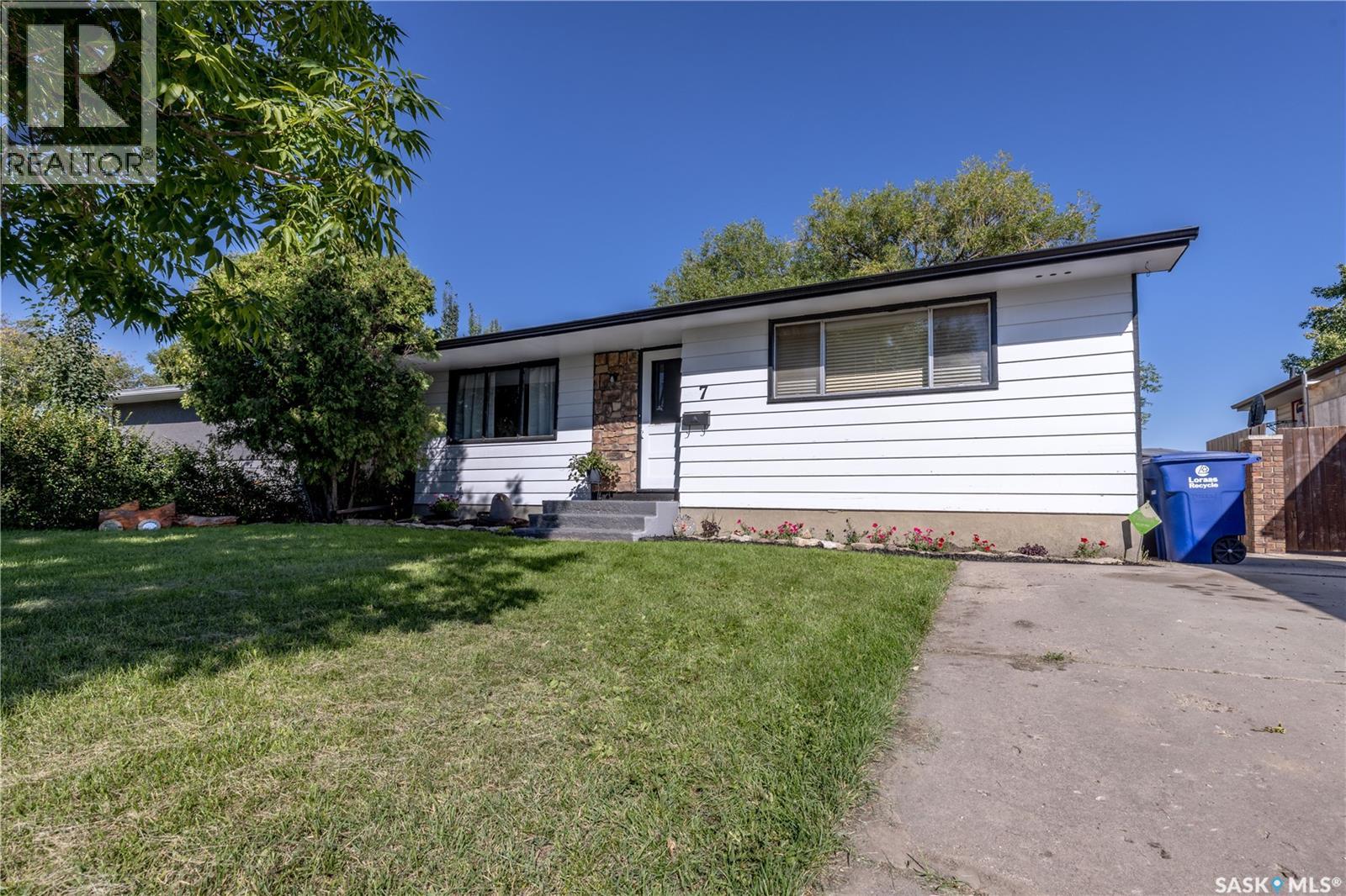 Property image for 7 Ross CRESCENT|Saskatoon, Saskatchewan S7L4B2