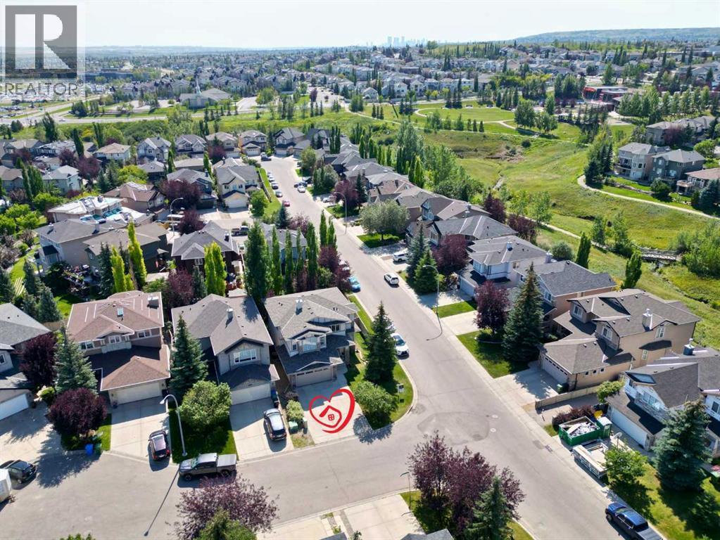 504 Panatella Court NW|Calgary, Alberta T3K5Z7