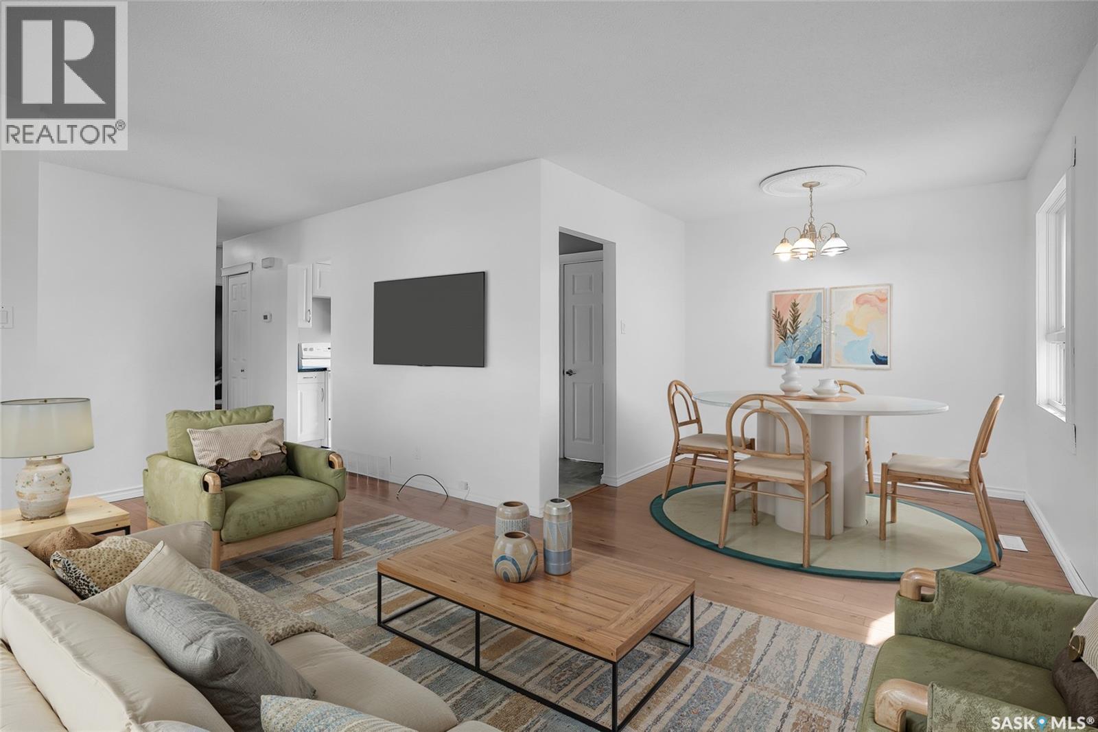 2 Young CRESCENT|Saskatoon, Saskatchewan S7J2C4