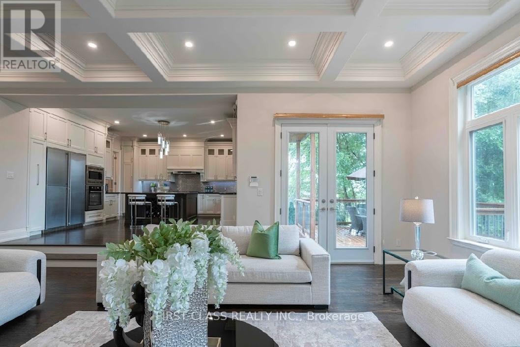 25 DRESDEN ROAD|Toronto (Clanton Park), Ontario M3H1W8