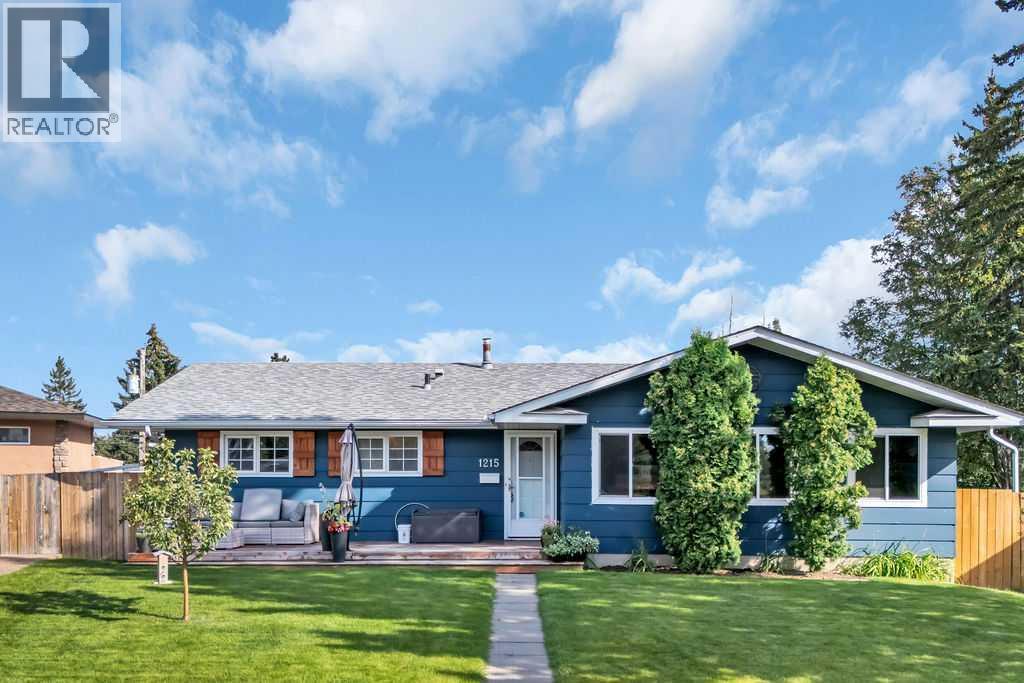 1215 Mapleglade Place SE|Calgary, Alberta T2J2H5