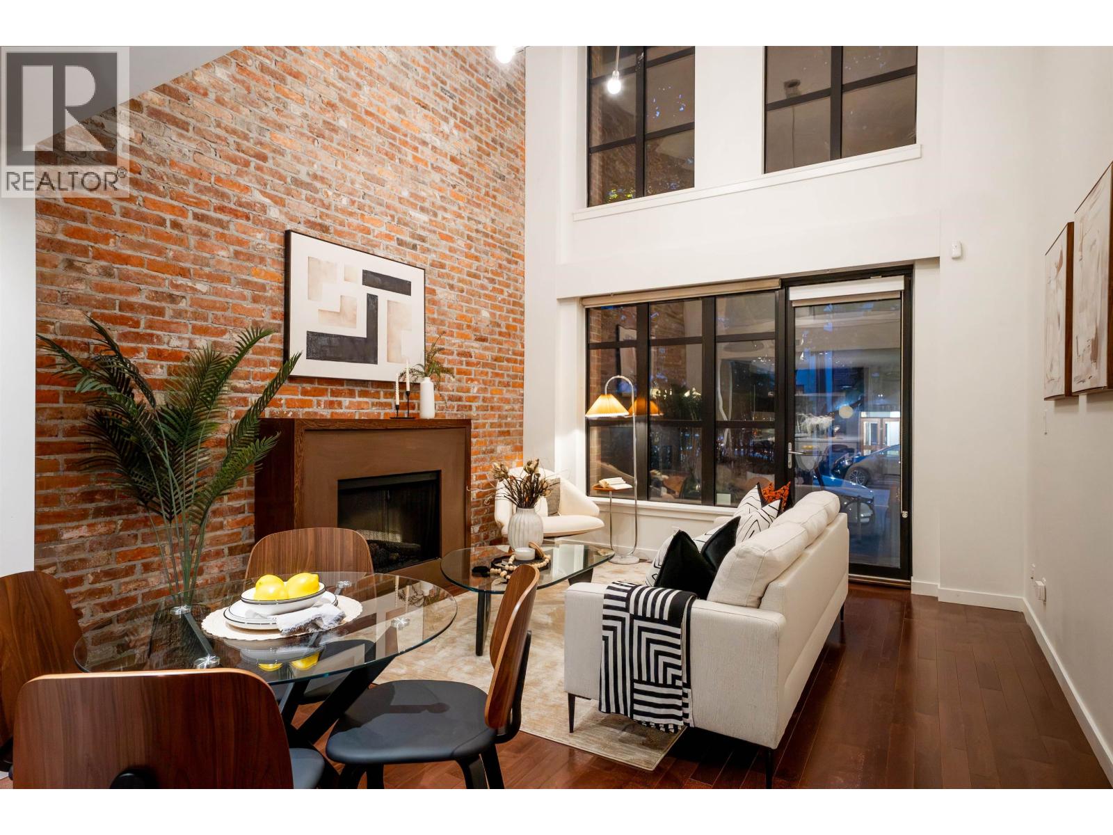 104 1241 HOMER STREET|Vancouver, British Columbia V6B2Y9