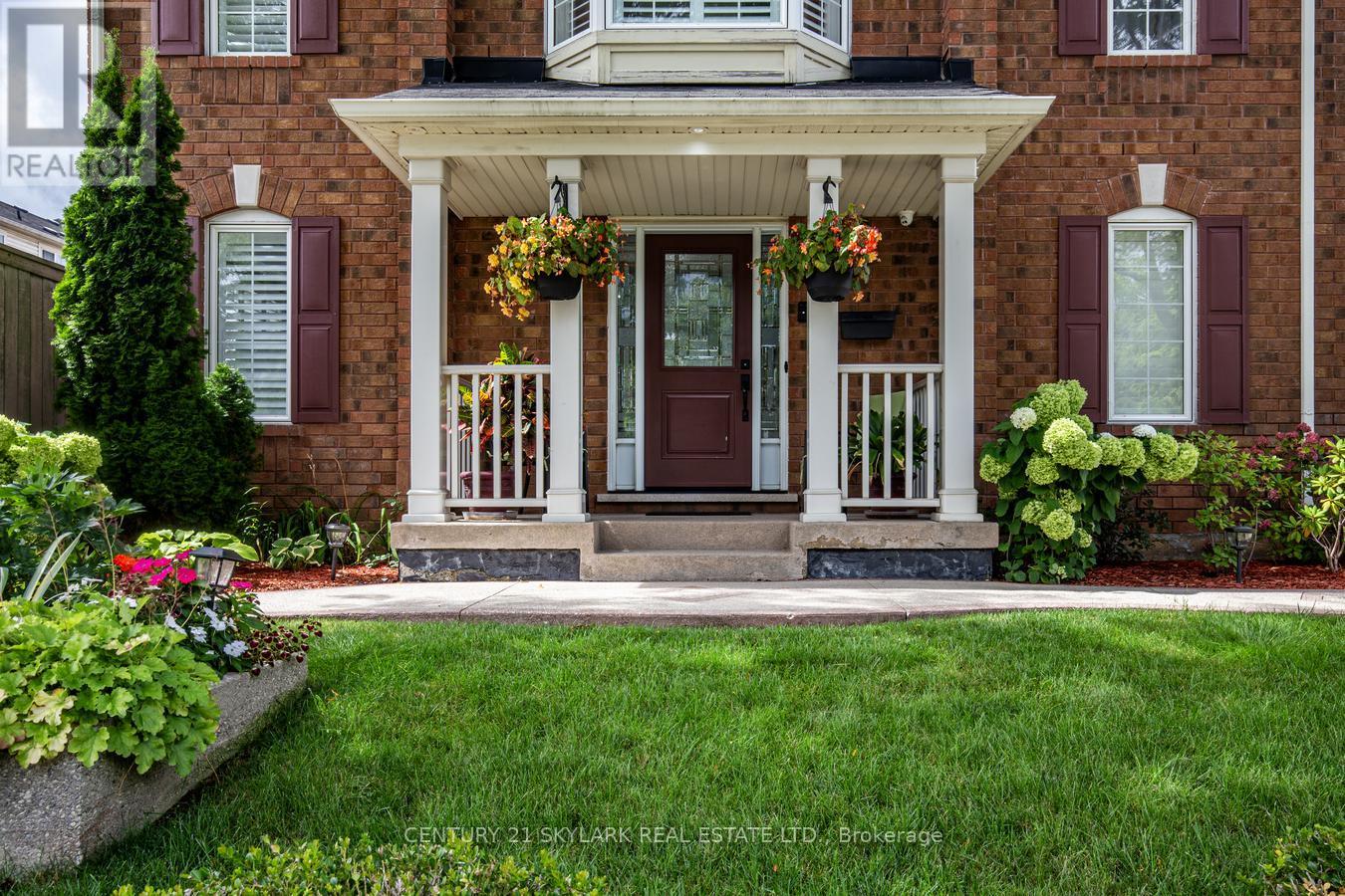 Property image for 21 DECKER HOLLOW CIRCLE|Brampton (Credit Valley), Ontario L6X0K9