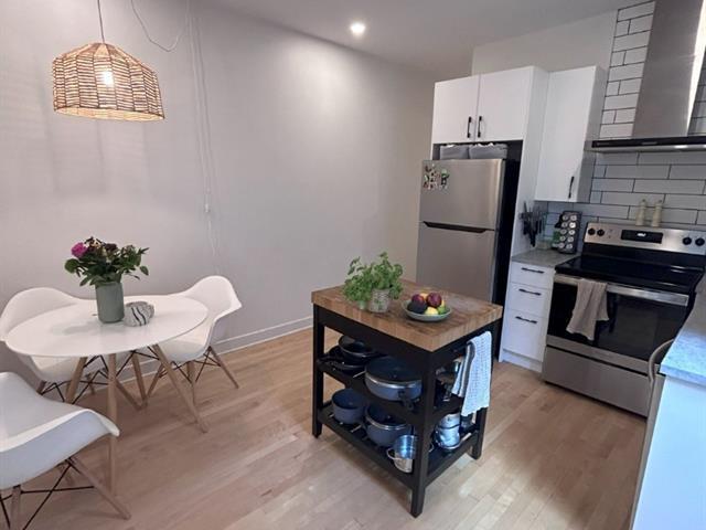 1472 Rue Montcalm|Montréal (Ville-Marie), Quebec H2L3G8