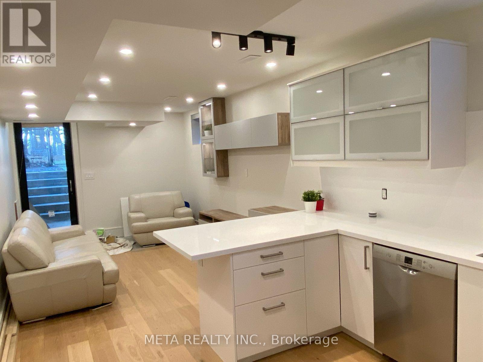 Property image for 71 HARSHAW AVENUE|Toronto (Lambton Baby Point), Ontario M8S1X9