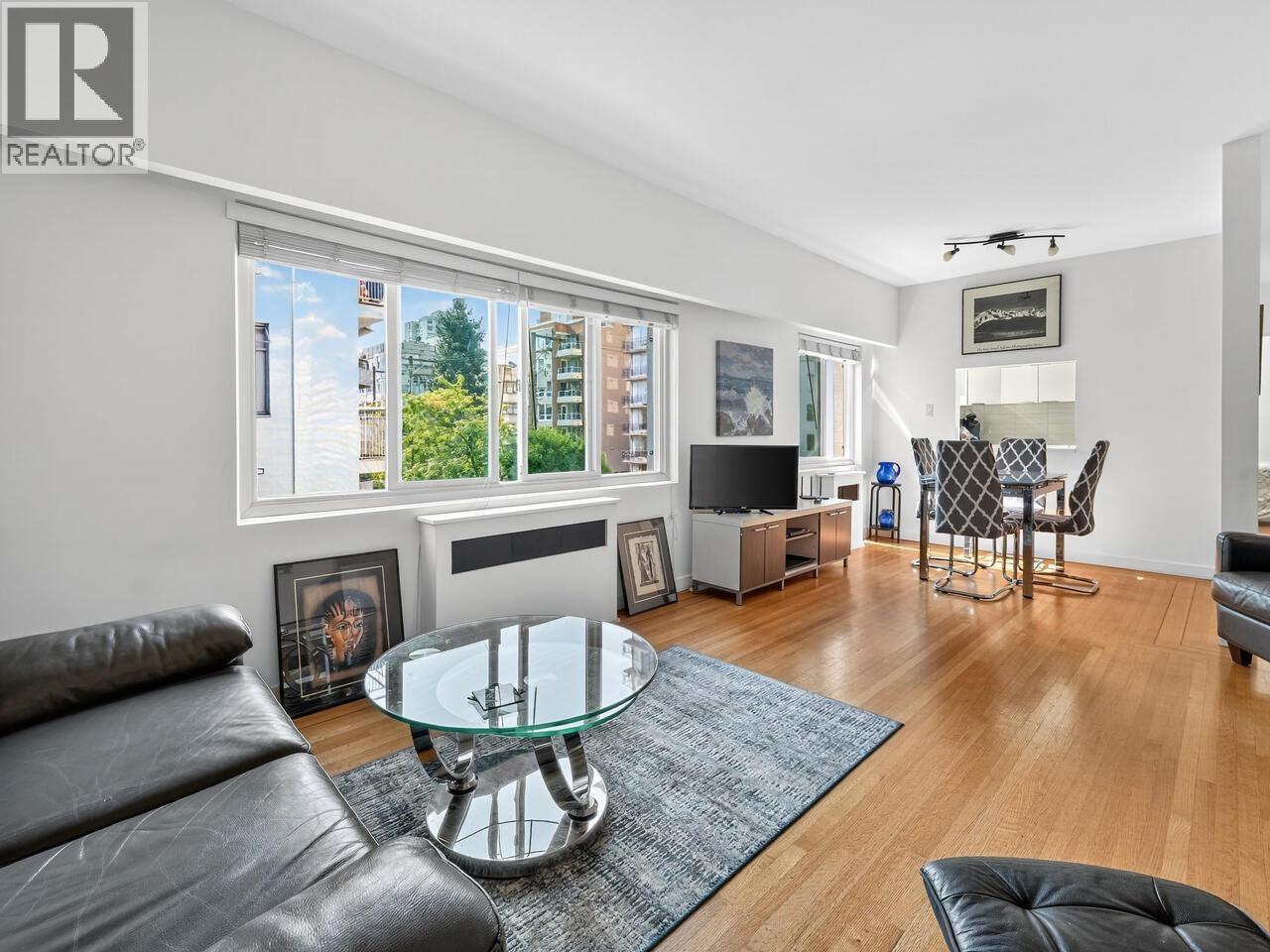 306 1972 ROBSON STREET|Vancouver, British Columbia V6G1E8