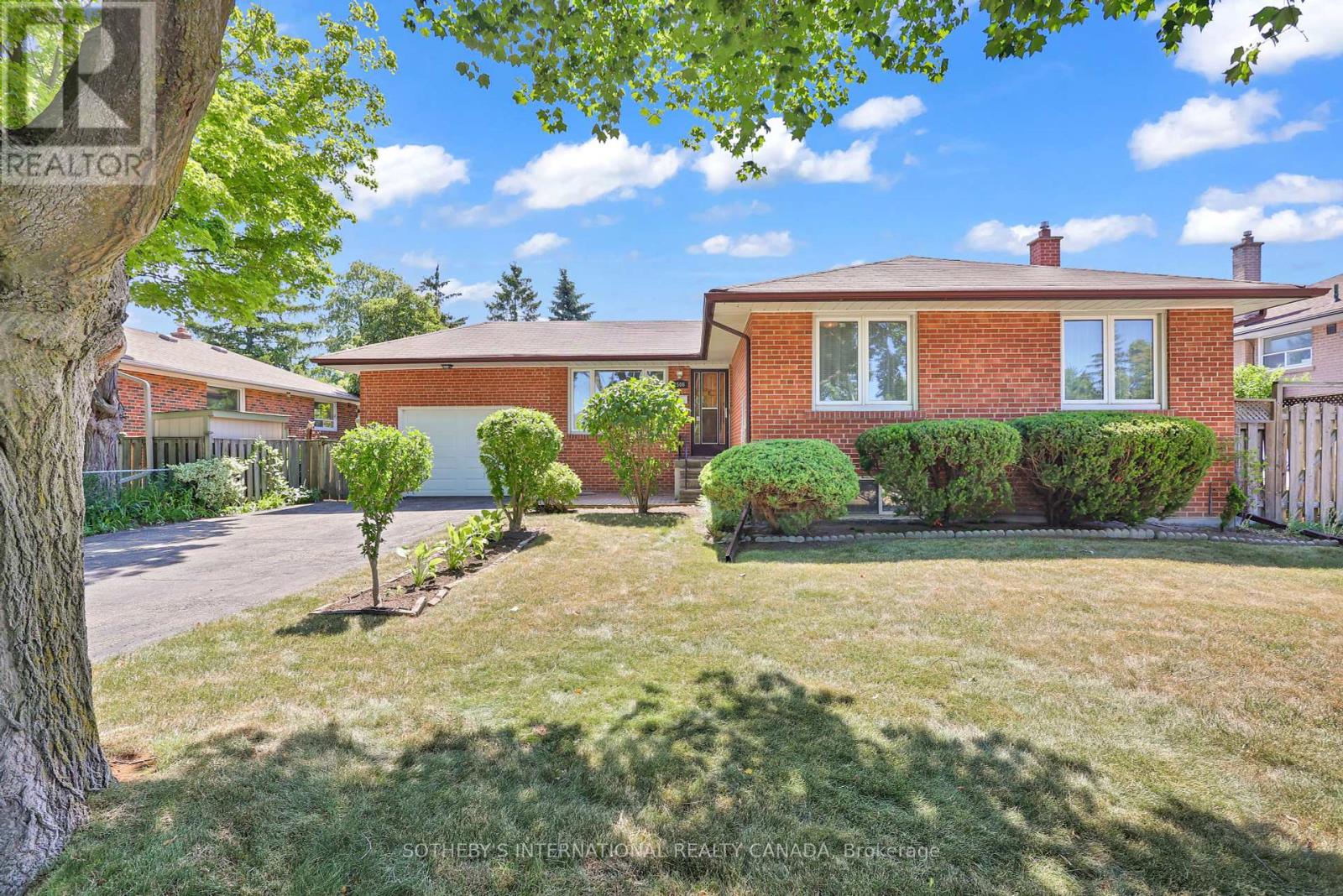 Property image for 2506 CONSTABLE ROAD|Mississauga (Clarkson), Ontario L5J1W1