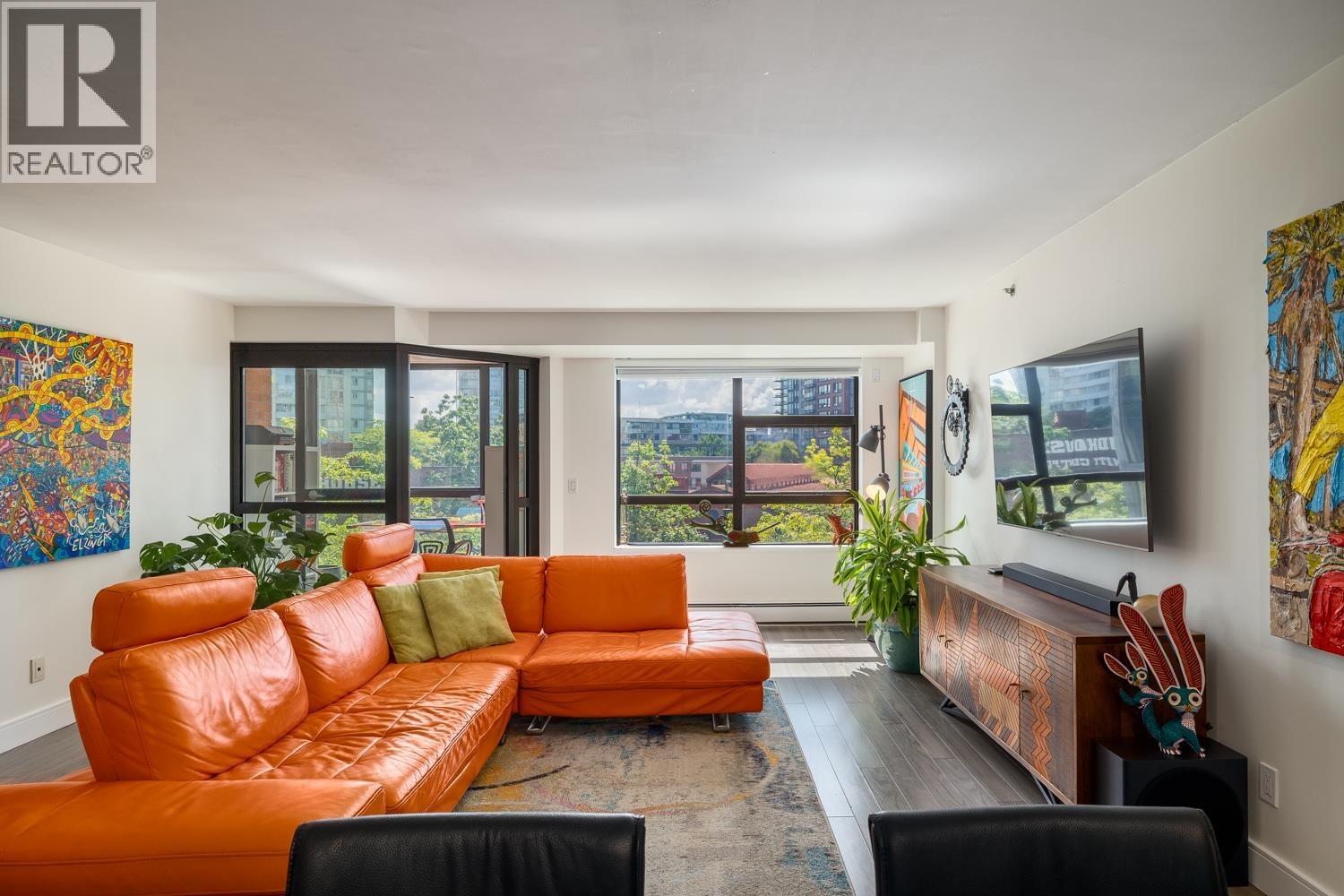 303 212 DAVIE STREET|Vancouver, British Columbia V6B5Z4