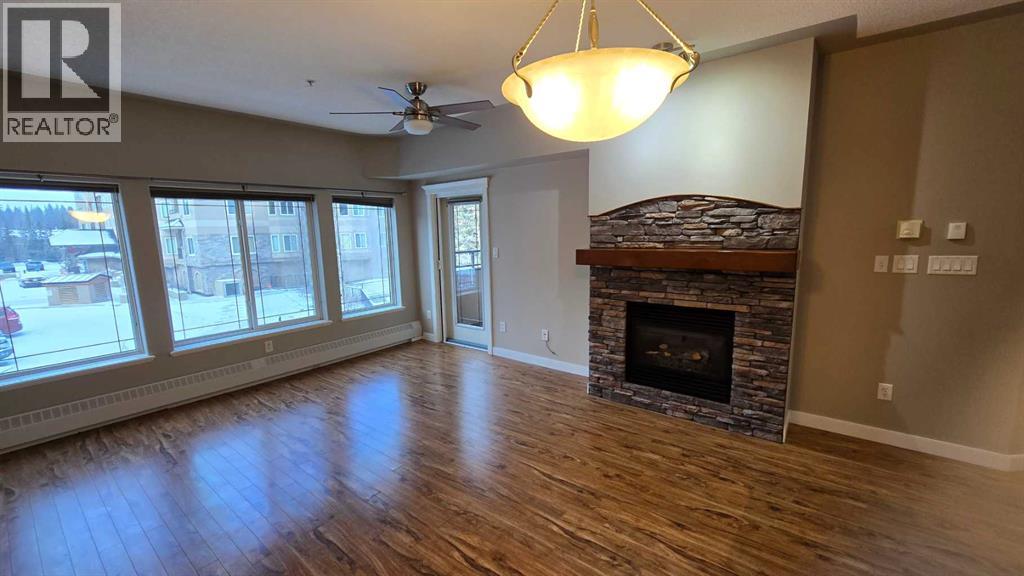 240, 20 Discovery Ridge Close SW|Calgary, Alberta T3H5X4