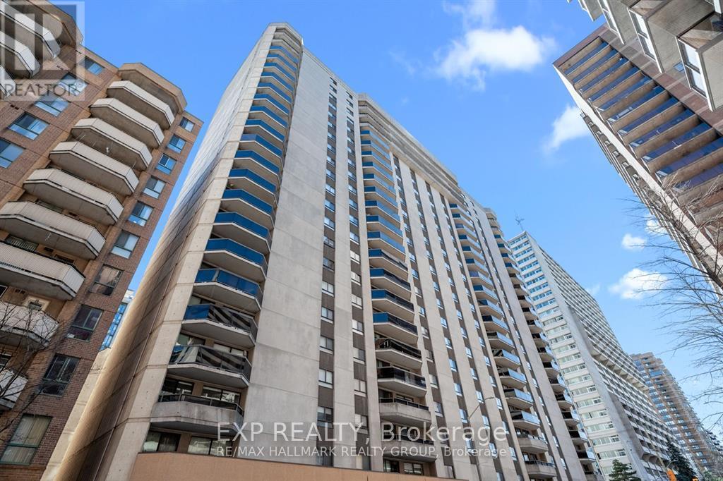 2102 - 470 LAURIER AVENUE W|Ottawa, Ontario K1R7W9